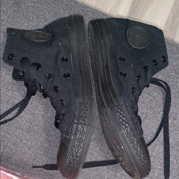 ‼️High Top Converse‼️ - Picture 2 of 5